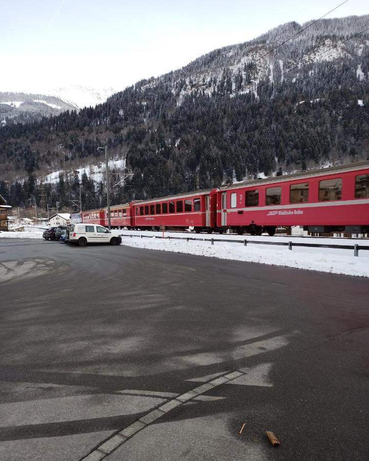 Casa Steilalva - Grosszuegiges Chalet Fuer Erholsamen Familienurlaub Surrein エクステリア 写真